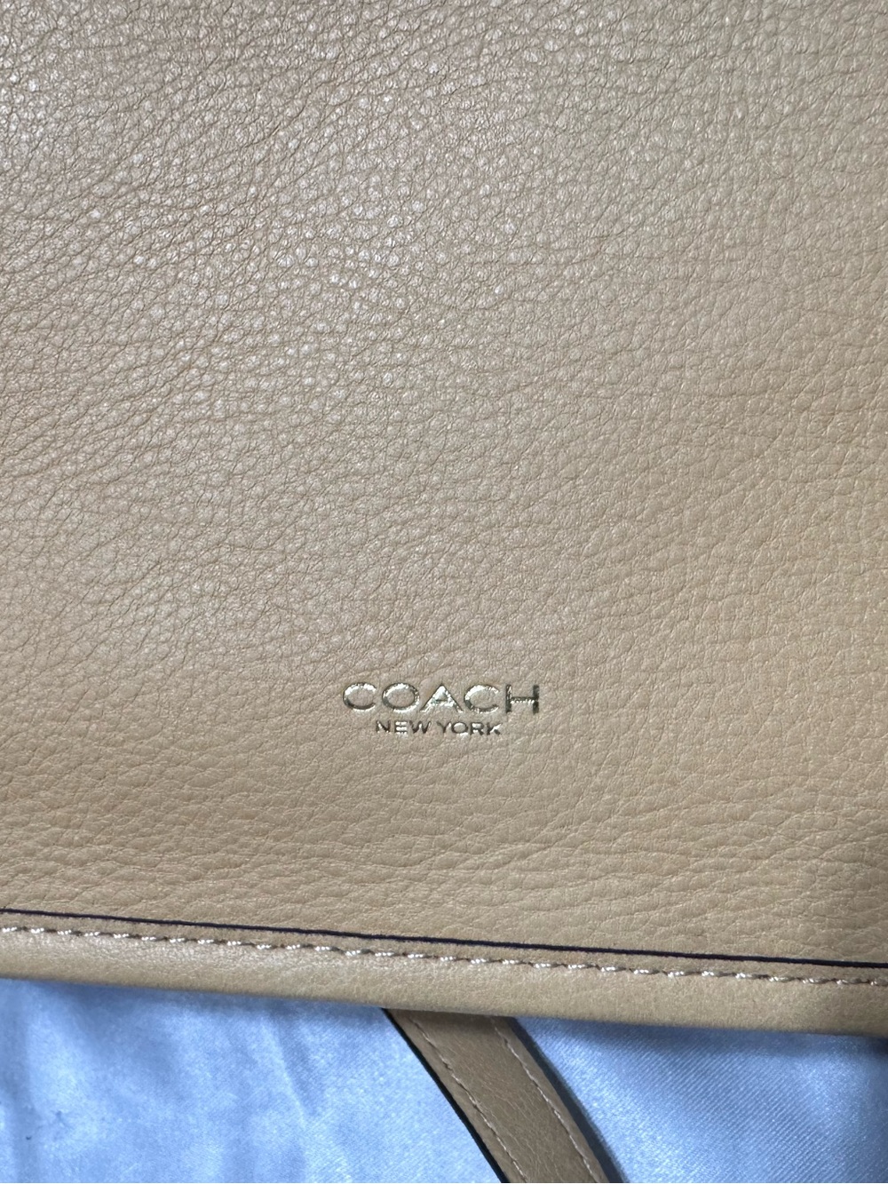 Coach Pale Yellow Leather Shoulder Bag with Gold Hardware - Picture 5 of 7